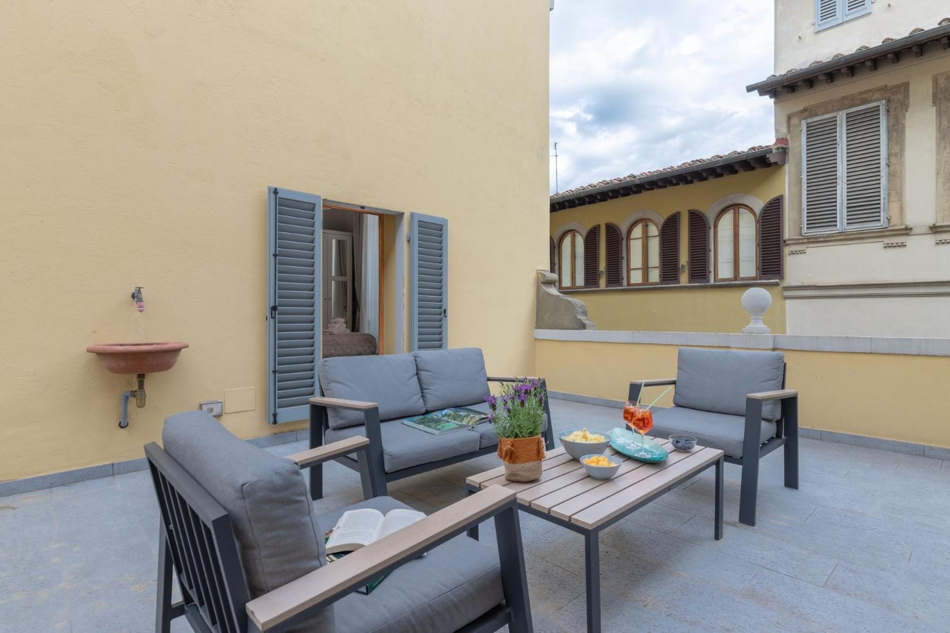 Design With Large Terrace Apartment Florence