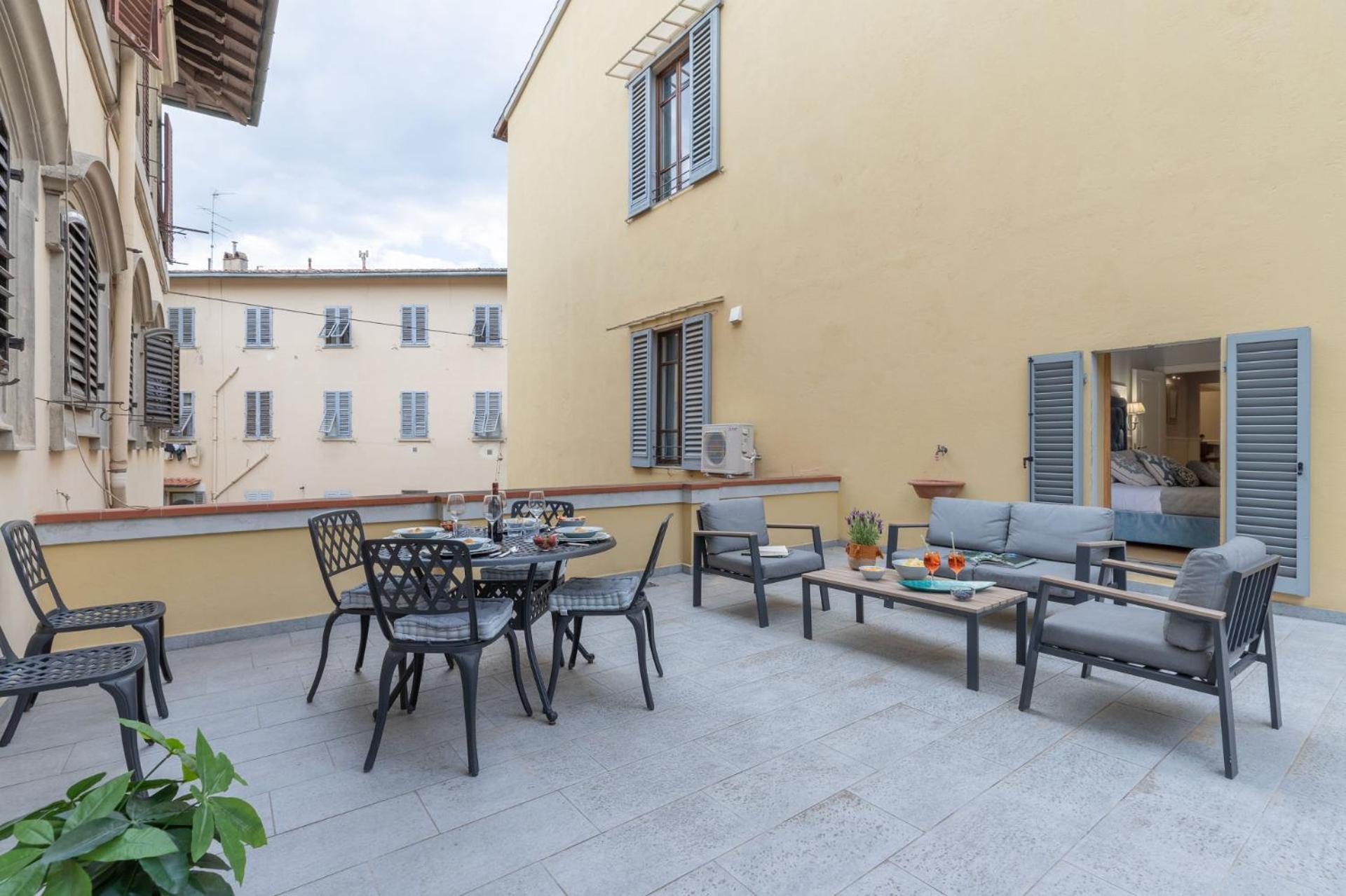 Apartment Design With Large Terrace Florence