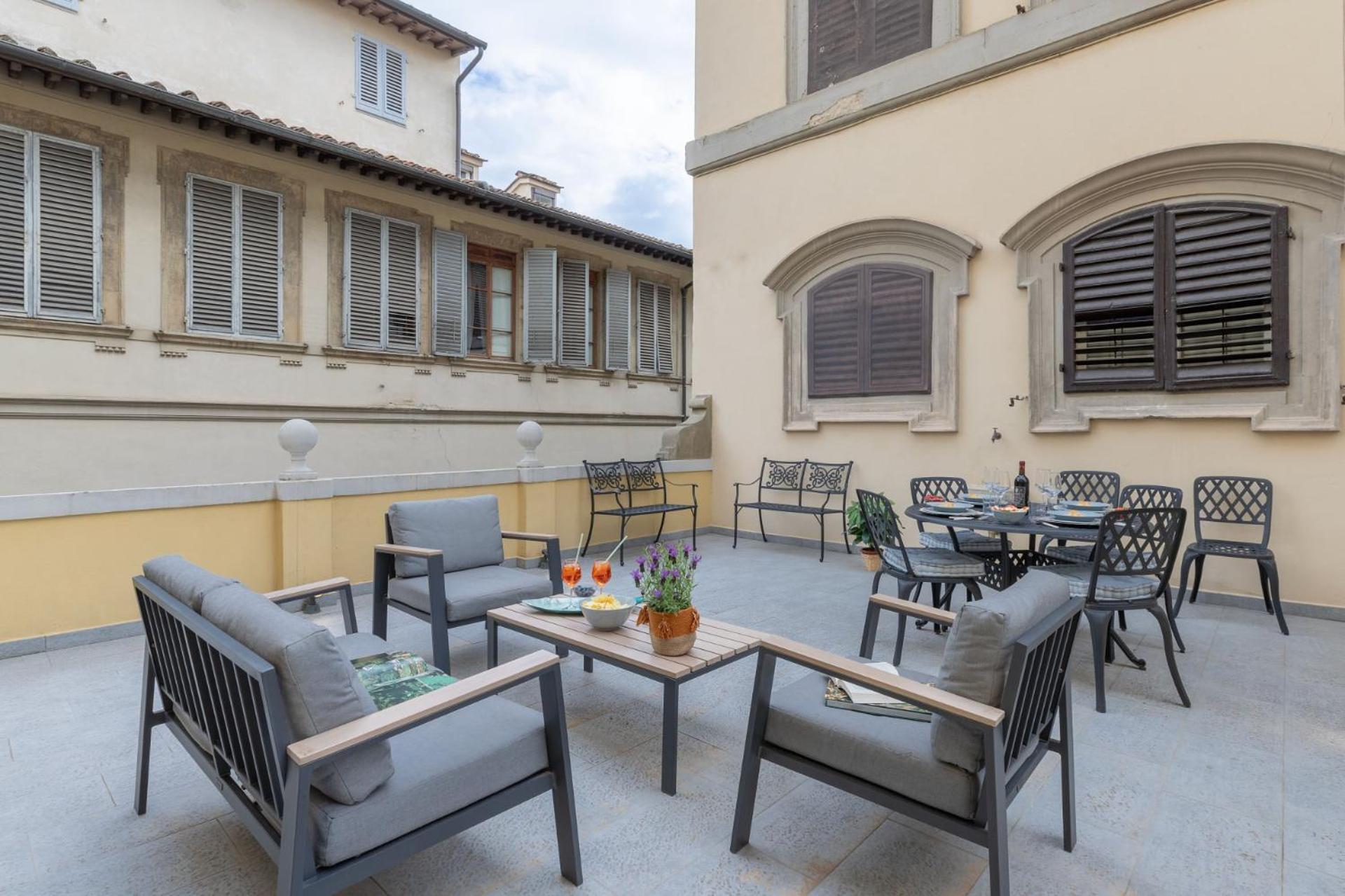 Design With Large Terrace Apartment Florence